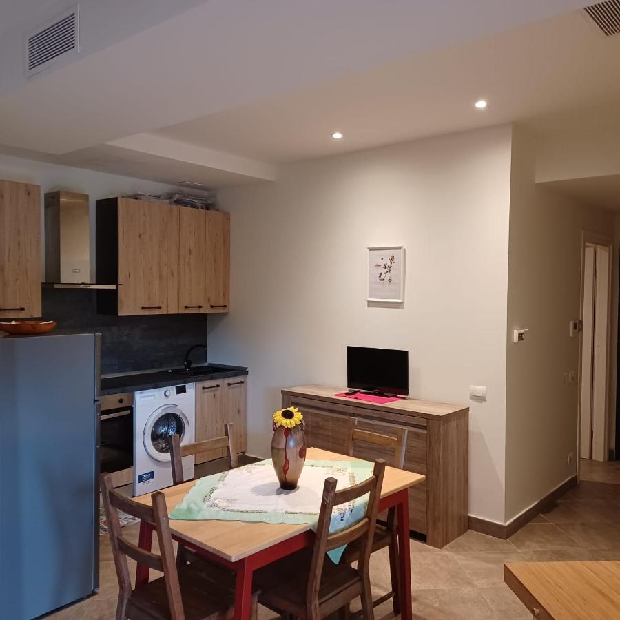 Appartamento 9 Residance Piviere กาลัมโบรเน ภายนอก รูปภาพ